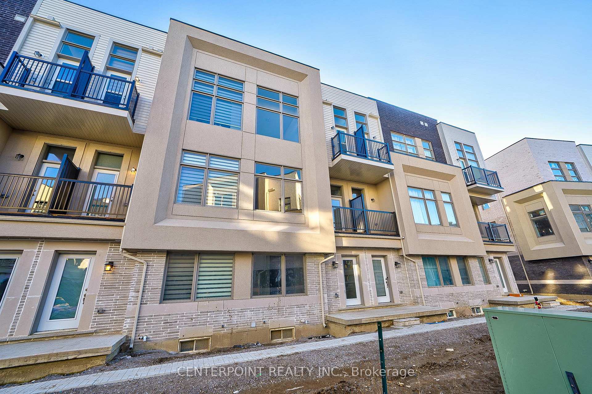 Photo 2 of 13 Albert Firman Lane, Markham, Cachet — HOMEH