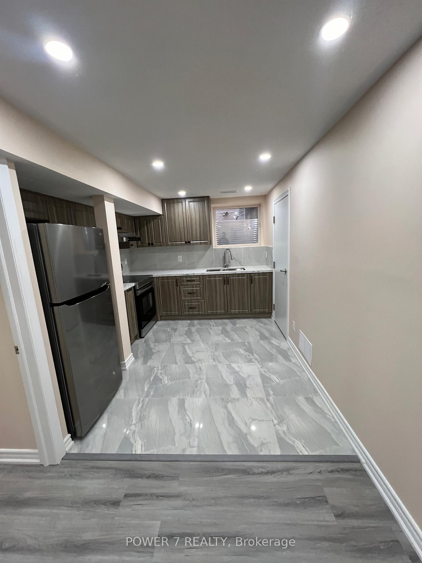 Photo 4 of Unit Bsmt, 287 Castlemore Avenue, Markham, Berczy — HOMEH
