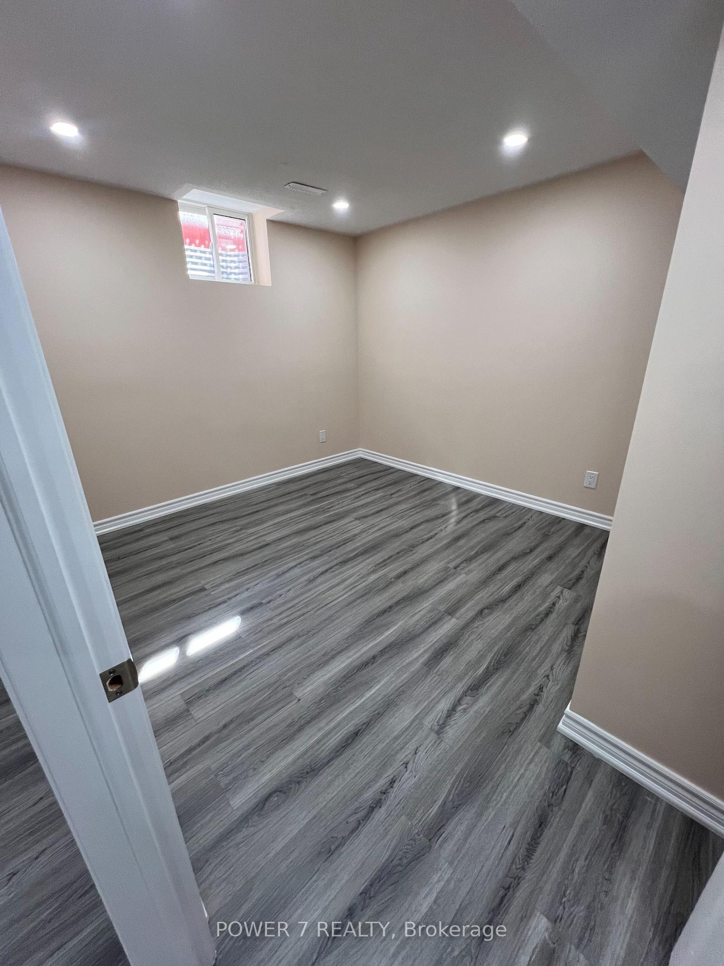 Photo 6 of Unit Bsmt, 287 Castlemore Avenue, Markham, Berczy — HOMEH