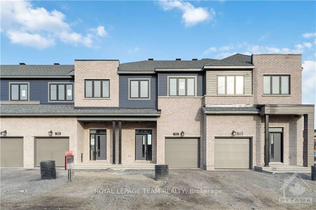Photo 2 of 702 Fairline Row, Ottawa, Kanata - Emerald Meadows/Trailwest — HOMEH