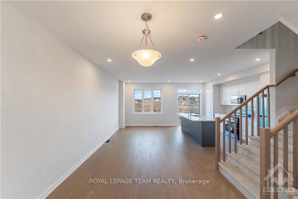Photo 4 of 702 Fairline Row, Ottawa, Kanata - Emerald Meadows/Trailwest — HOMEH