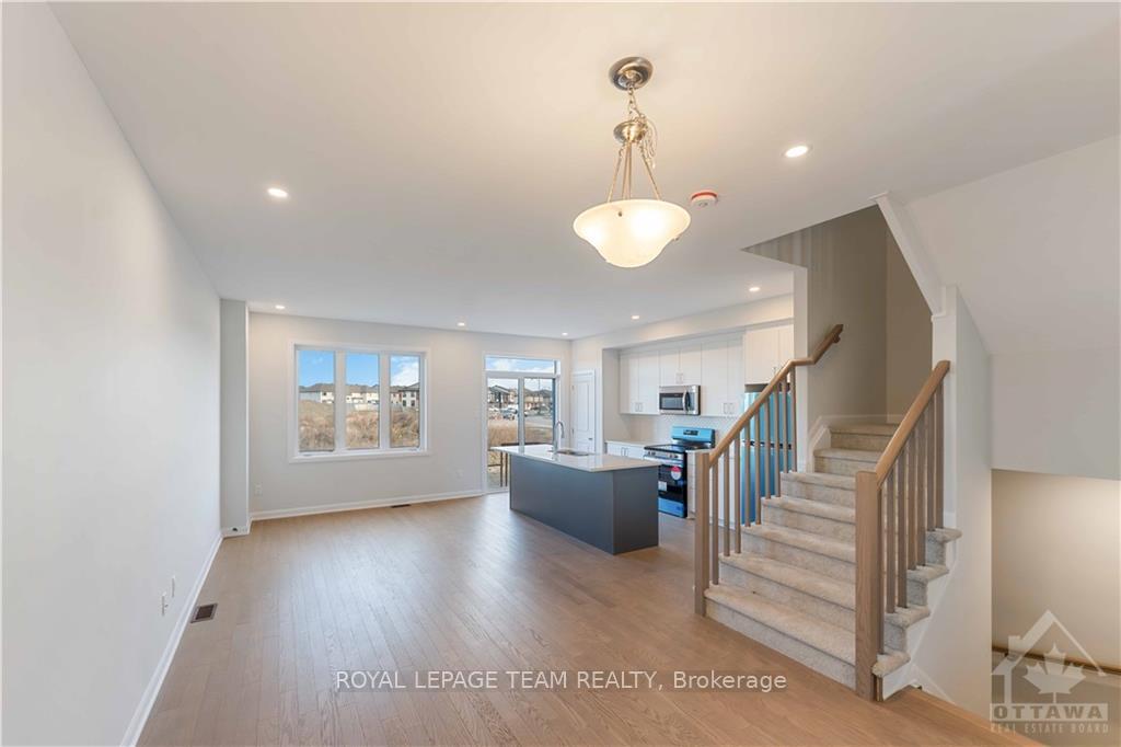 Photo 5 of 702 Fairline Row, Ottawa, Kanata - Emerald Meadows/Trailwest — HOMEH