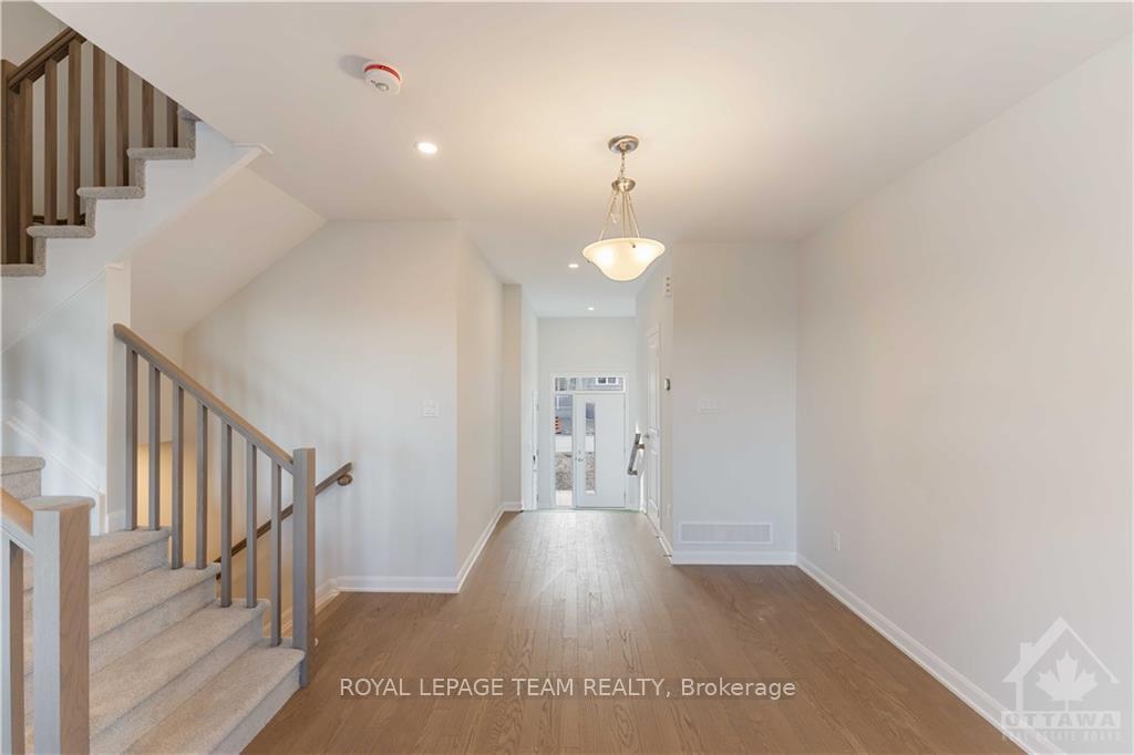 Photo 6 of 702 Fairline Row, Ottawa, Kanata - Emerald Meadows/Trailwest — HOMEH