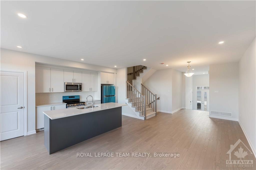 Photo 8 of 702 Fairline Row, Ottawa, Kanata - Emerald Meadows/Trailwest — HOMEH