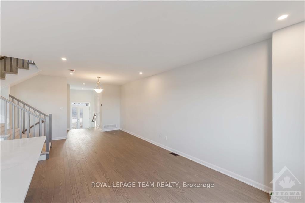 Photo 9 of 702 Fairline Row, Ottawa, Kanata - Emerald Meadows/Trailwest — HOMEH