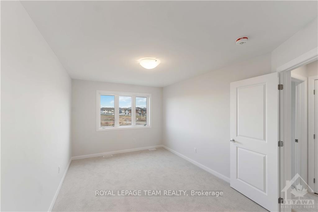 Photo 15 of 702 Fairline Row, Ottawa, Kanata - Emerald Meadows/Trailwest — HOMEH
