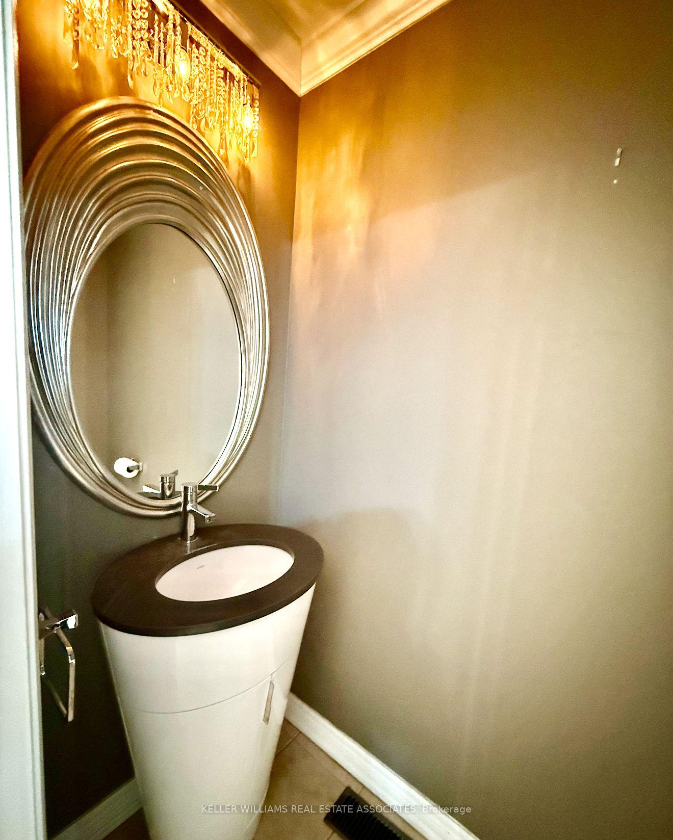 Photo 15 of 49 Westhampton Way, Hamilton, Stoney Creek — HOMEH