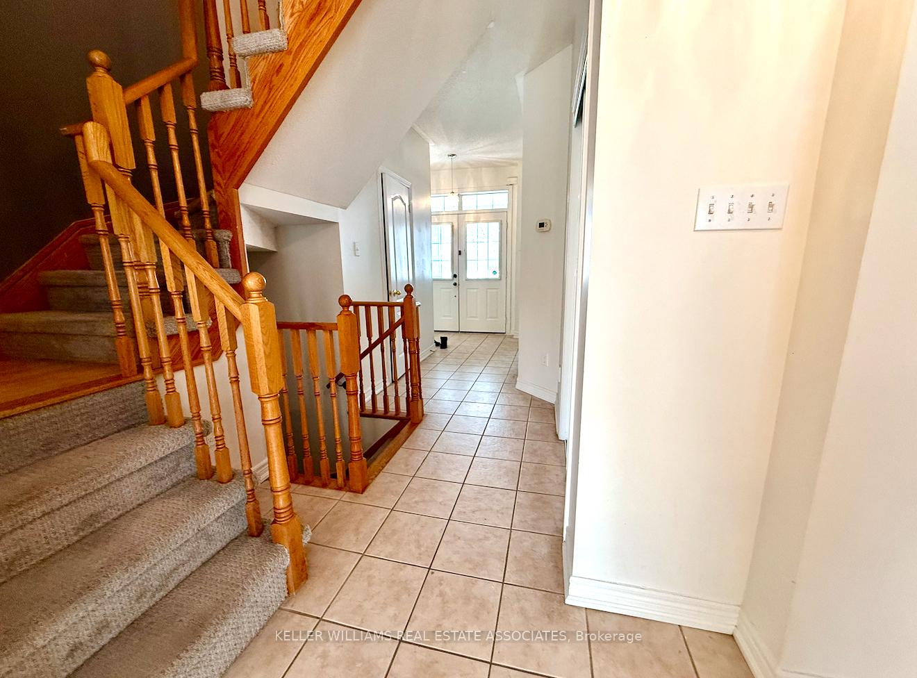 Photo 16 of 49 Westhampton Way, Hamilton, Stoney Creek — HOMEH