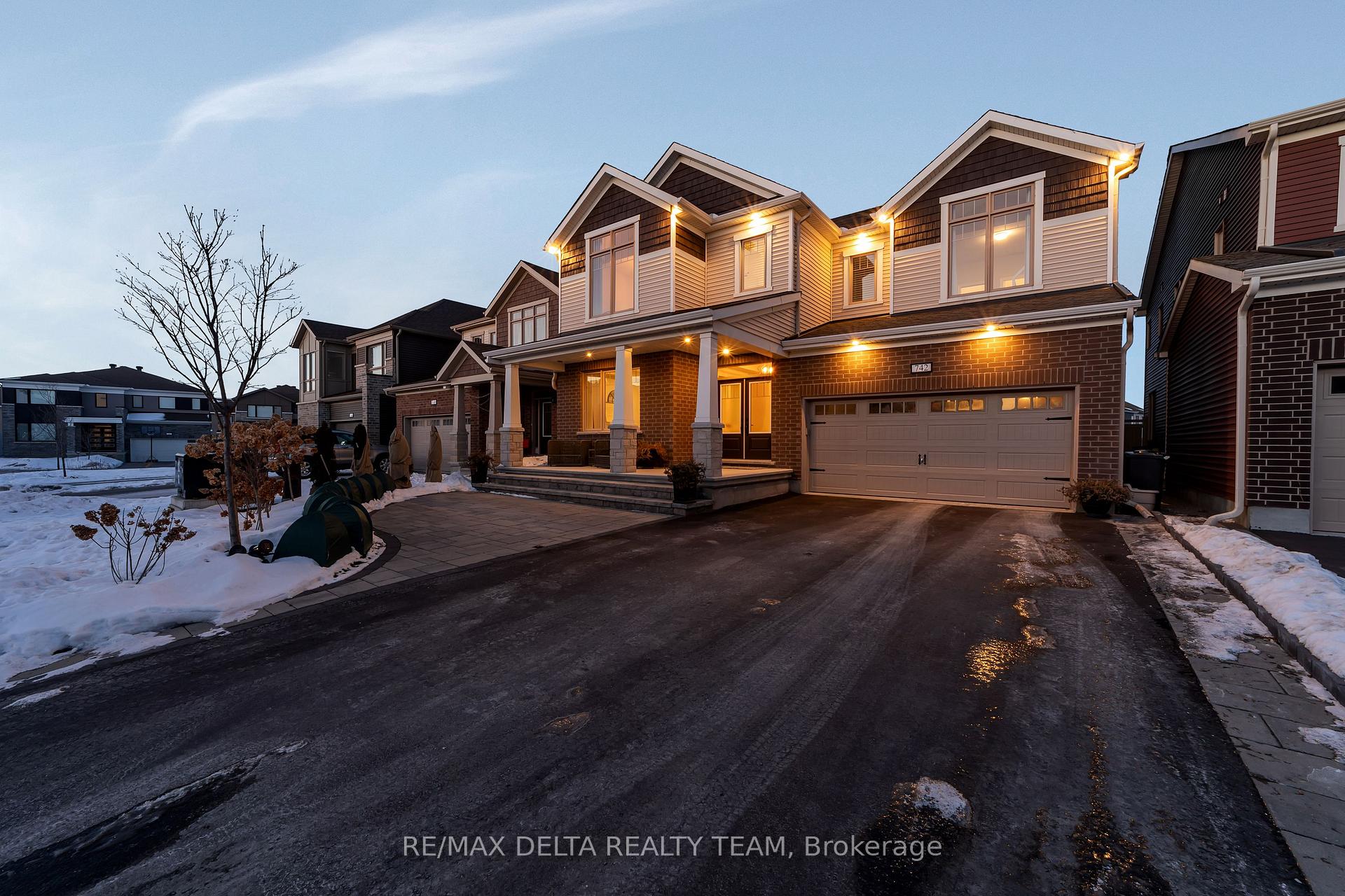 Photo 2 of 742 Brittanic Road, Ottawa, Kanata - Emerald Meadows/Trailwest — HOMEH
