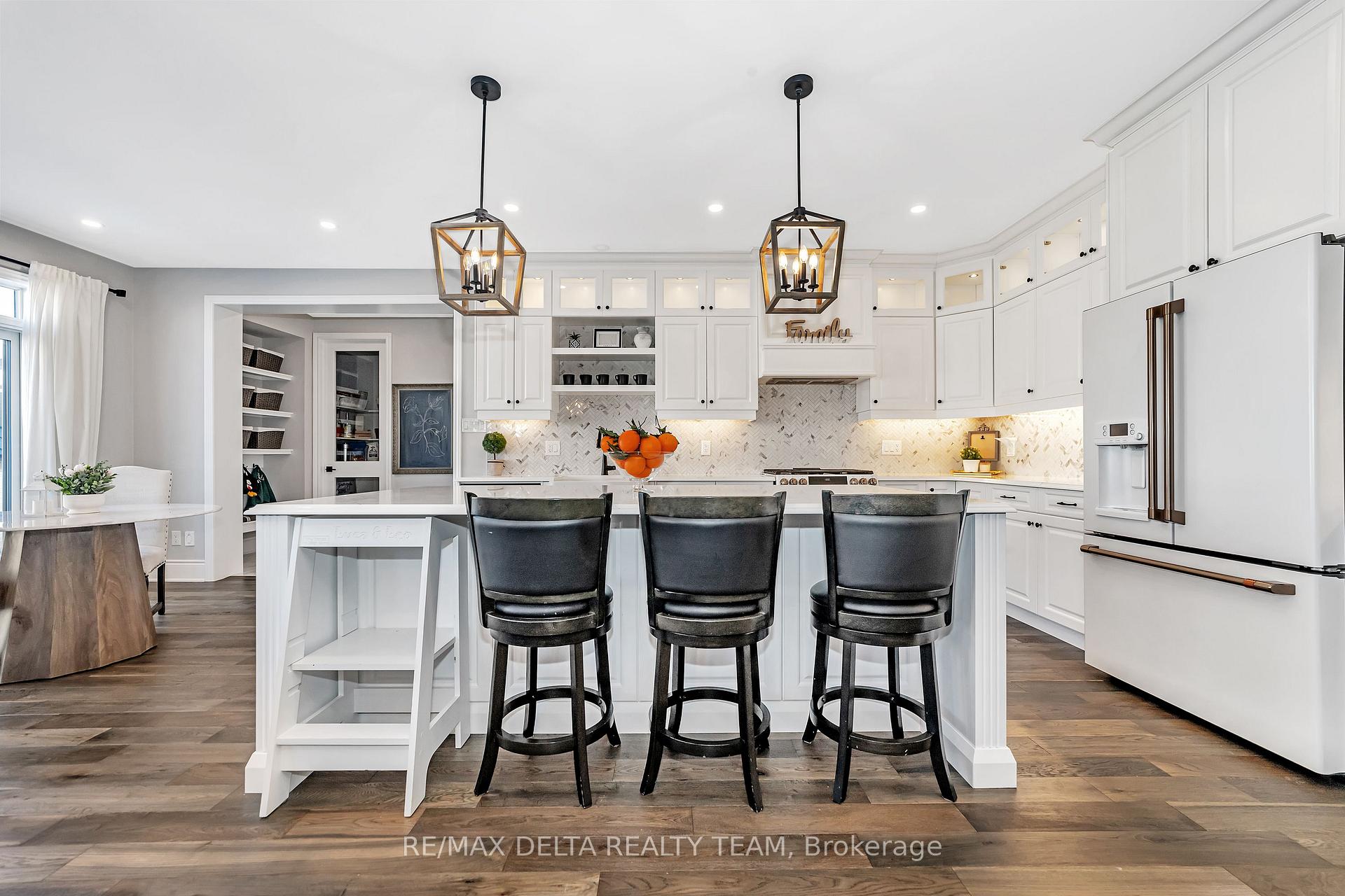 Photo 9 of 742 Brittanic Road, Ottawa, Kanata - Emerald Meadows/Trailwest — HOMEH