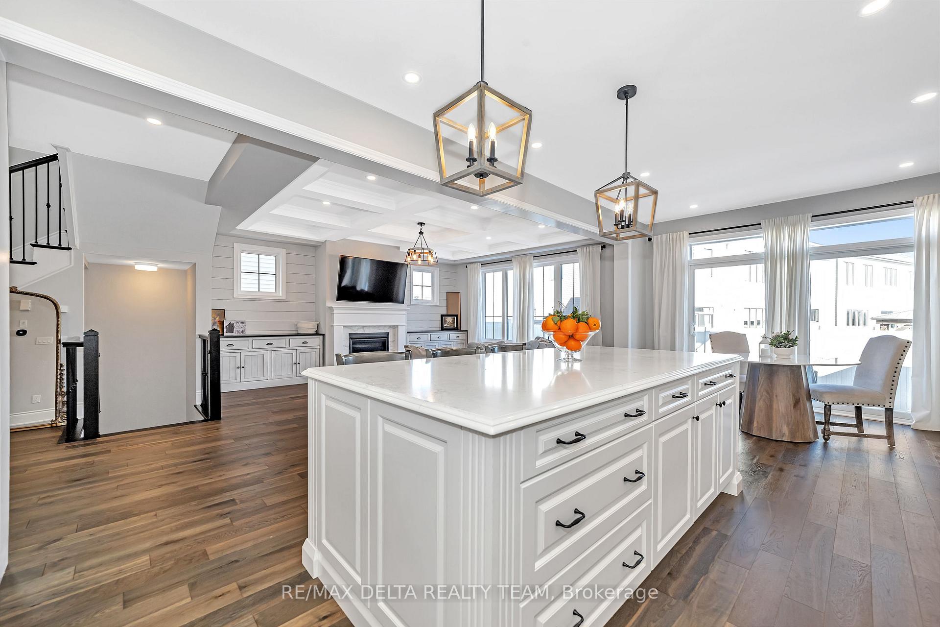 Photo 11 of 742 Brittanic Road, Ottawa, Kanata - Emerald Meadows/Trailwest — HOMEH