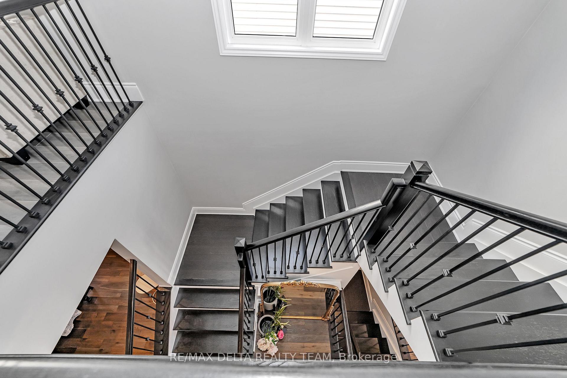 Photo 18 of 742 Brittanic Road, Ottawa, Kanata - Emerald Meadows/Trailwest — HOMEH