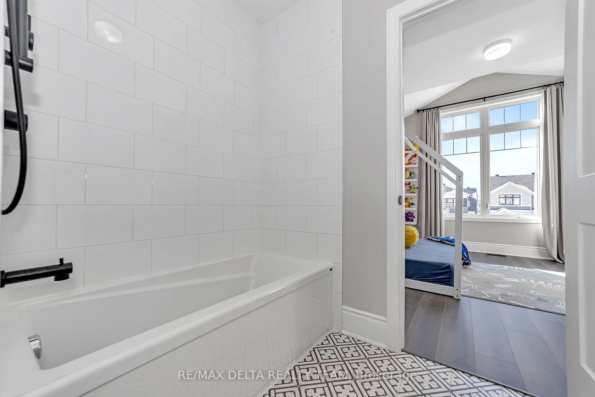 Photo 28 of 742 Brittanic Road, Ottawa, Kanata - Emerald Meadows/Trailwest — HOMEH