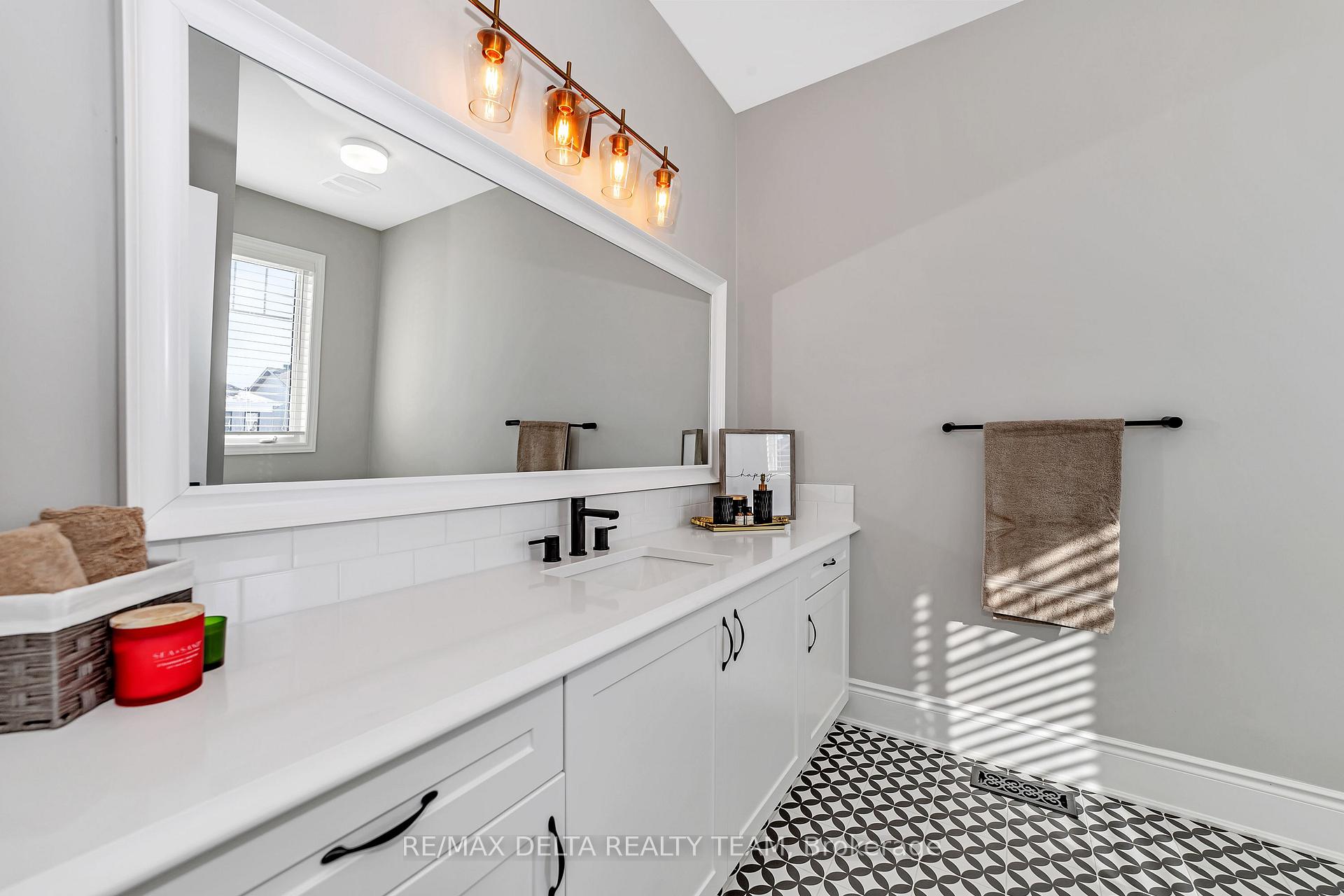 Photo 32 of 742 Brittanic Road, Ottawa, Kanata - Emerald Meadows/Trailwest — HOMEH