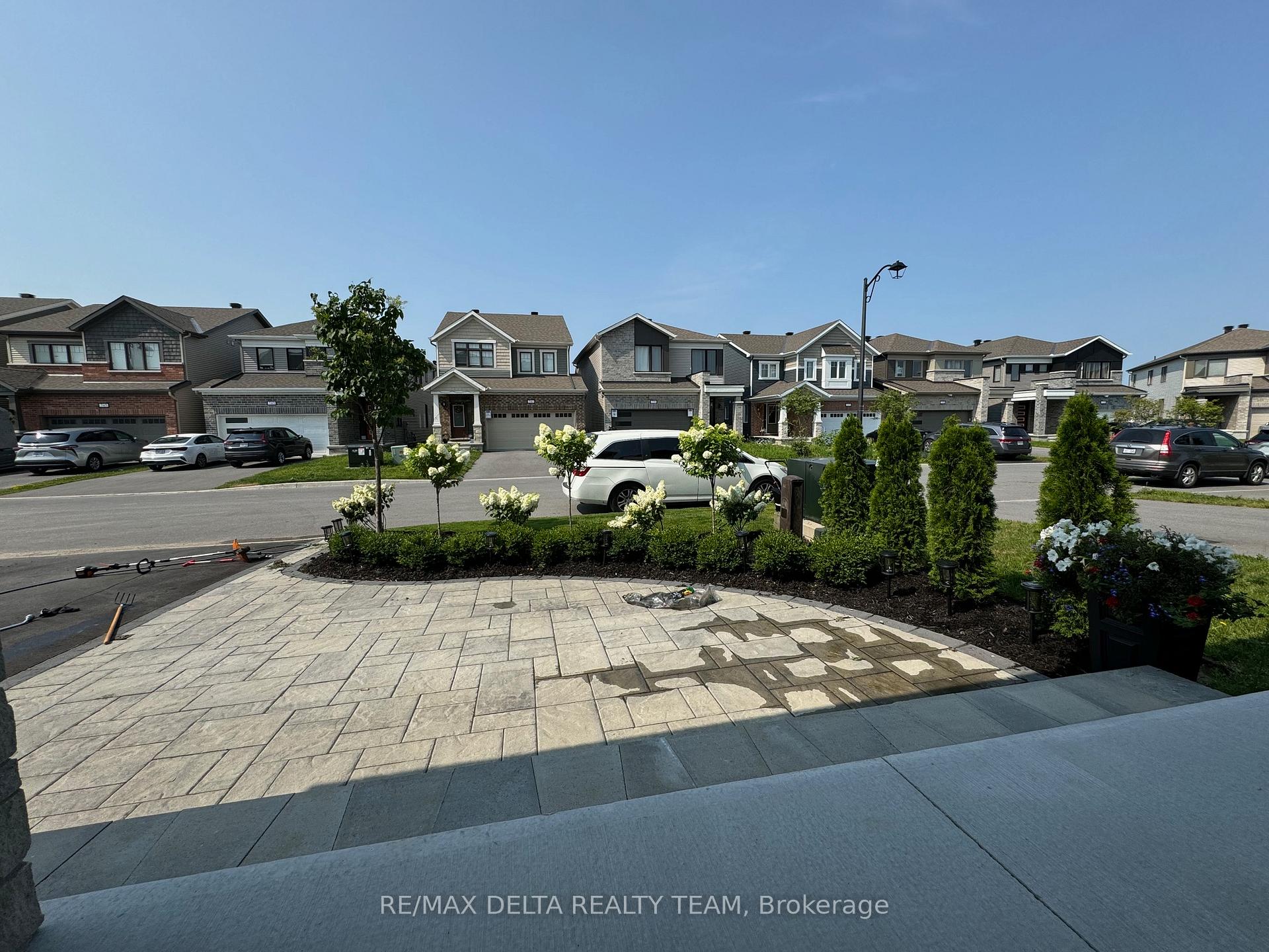 Photo 39 of 742 Brittanic Road, Ottawa, Kanata - Emerald Meadows/Trailwest — HOMEH