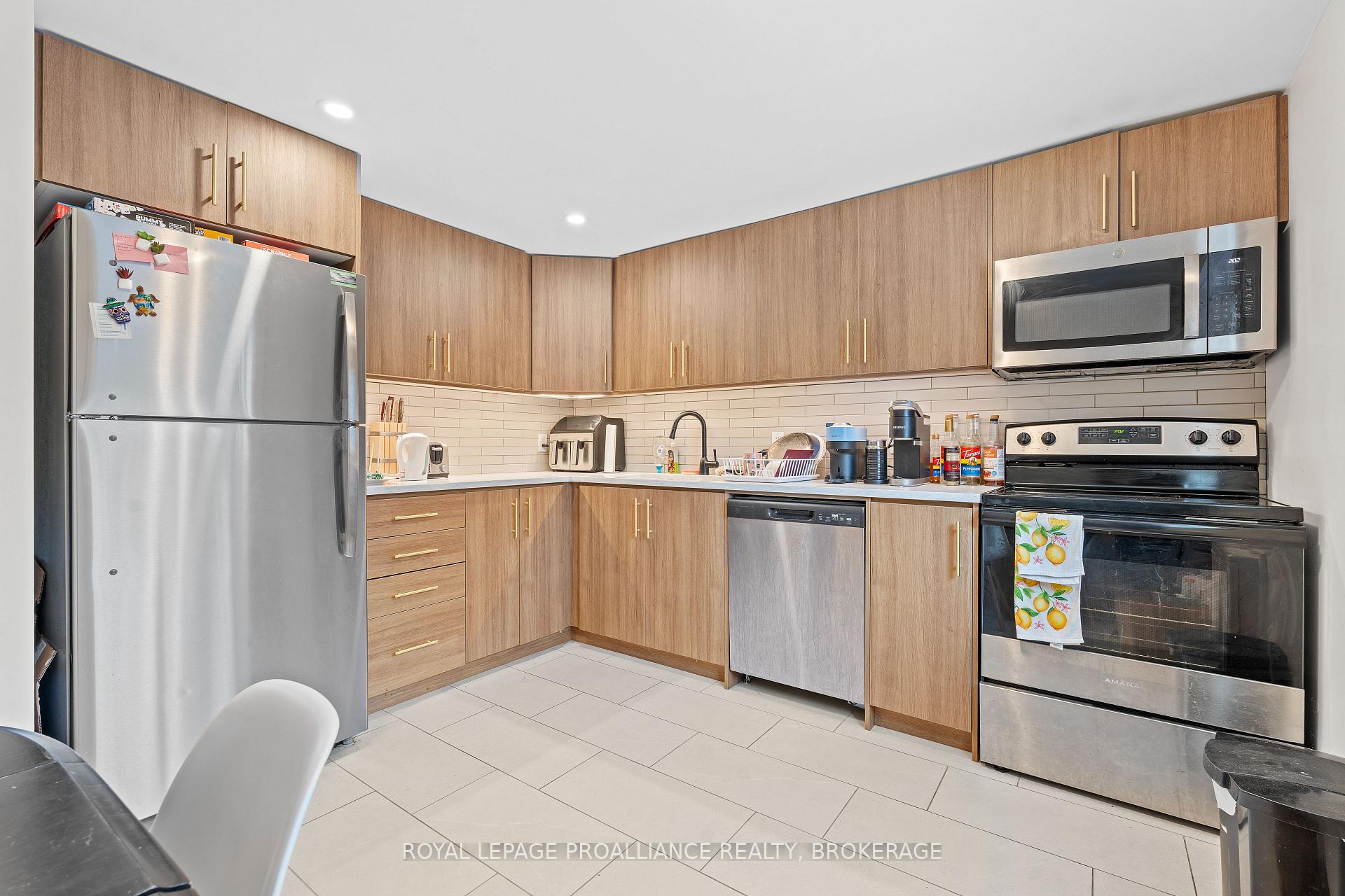 Photo 34 of 174 King Street E, Kingston, Central City East — HOMEH