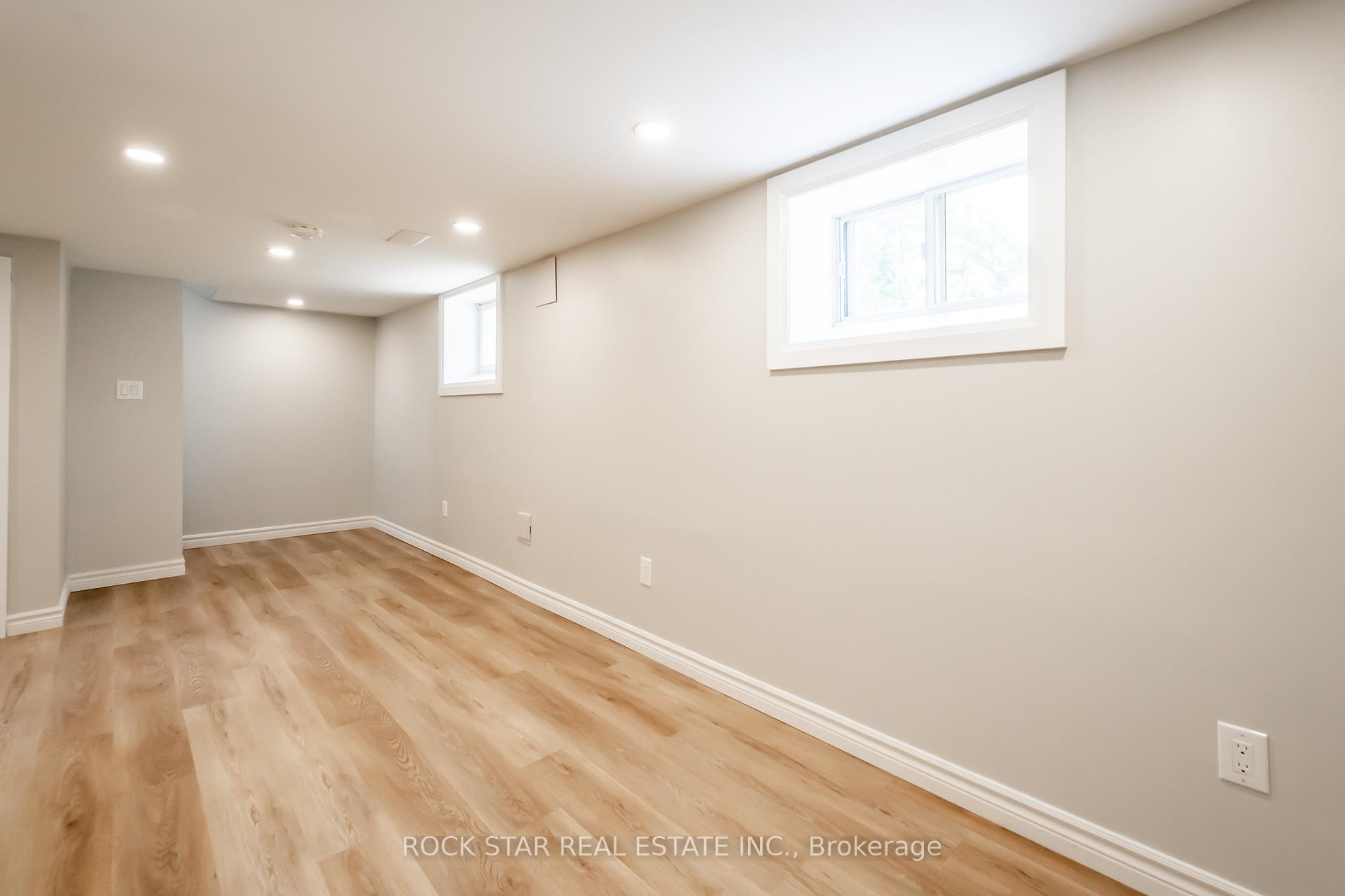 Photo 4 of 200 West 18th Street, Hamilton, Buchanan — HOMEH