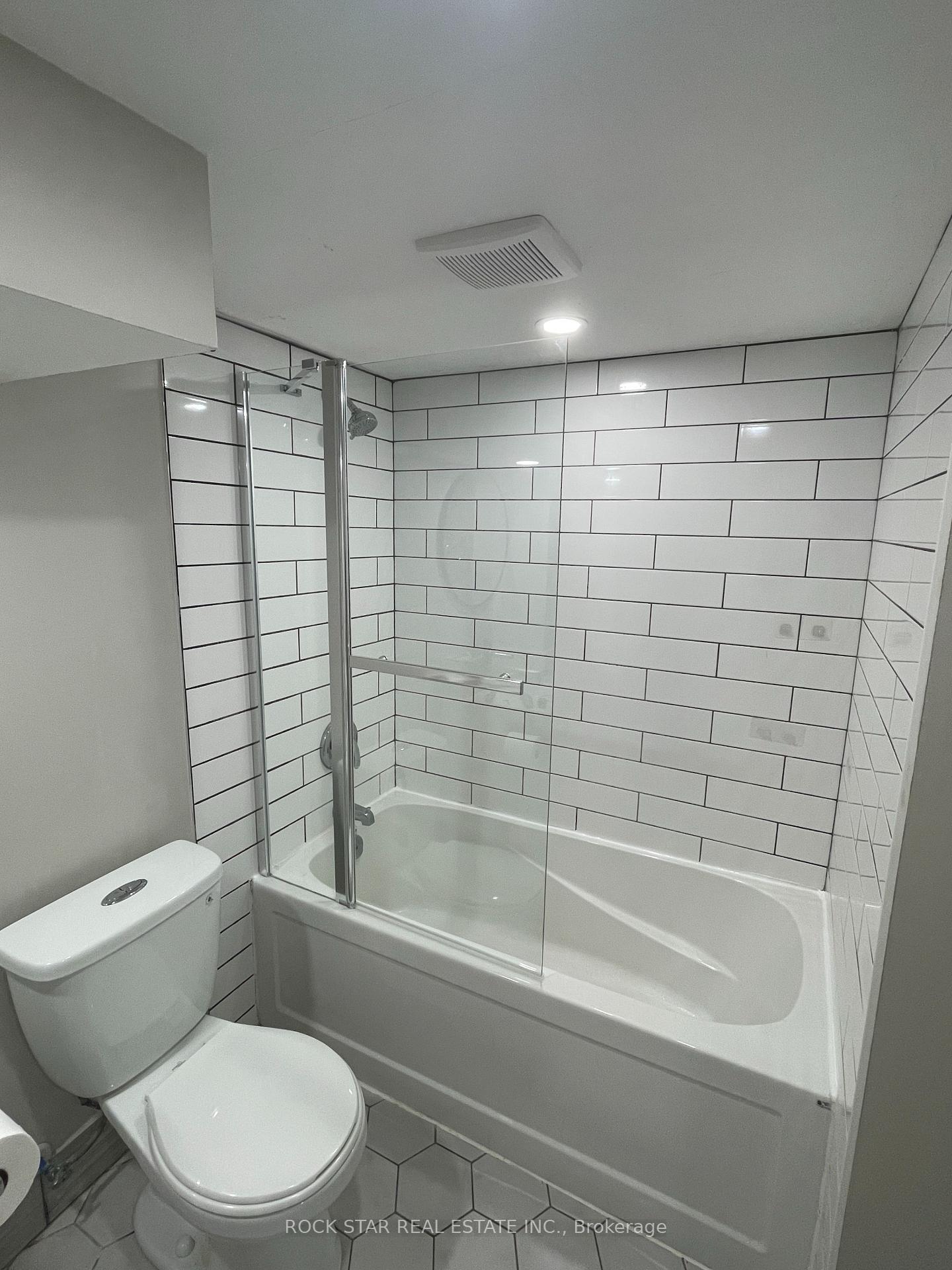 Photo 7 of 200 West 18th Street, Hamilton, Buchanan — HOMEH