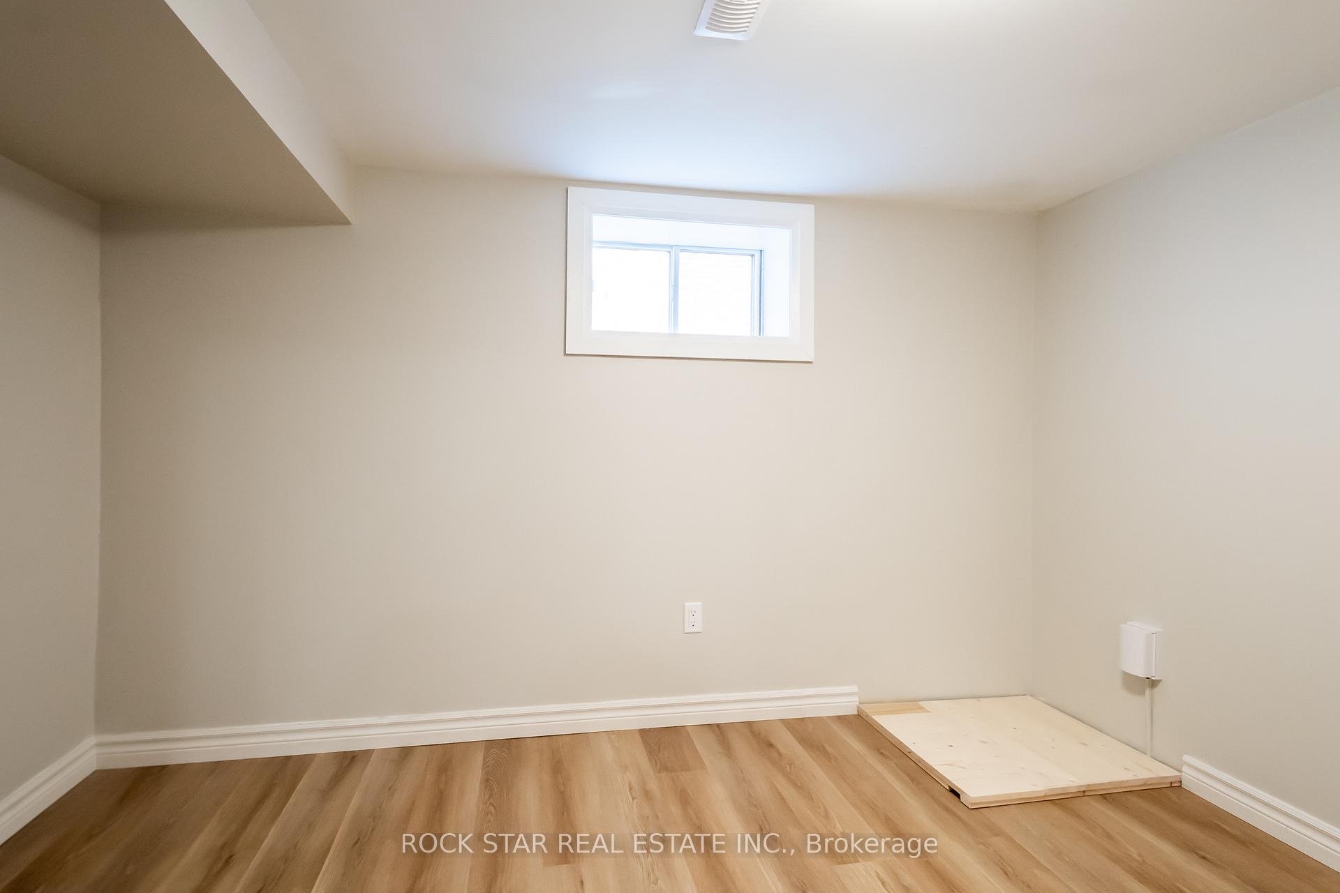 Photo 8 of 200 West 18th Street, Hamilton, Buchanan — HOMEH