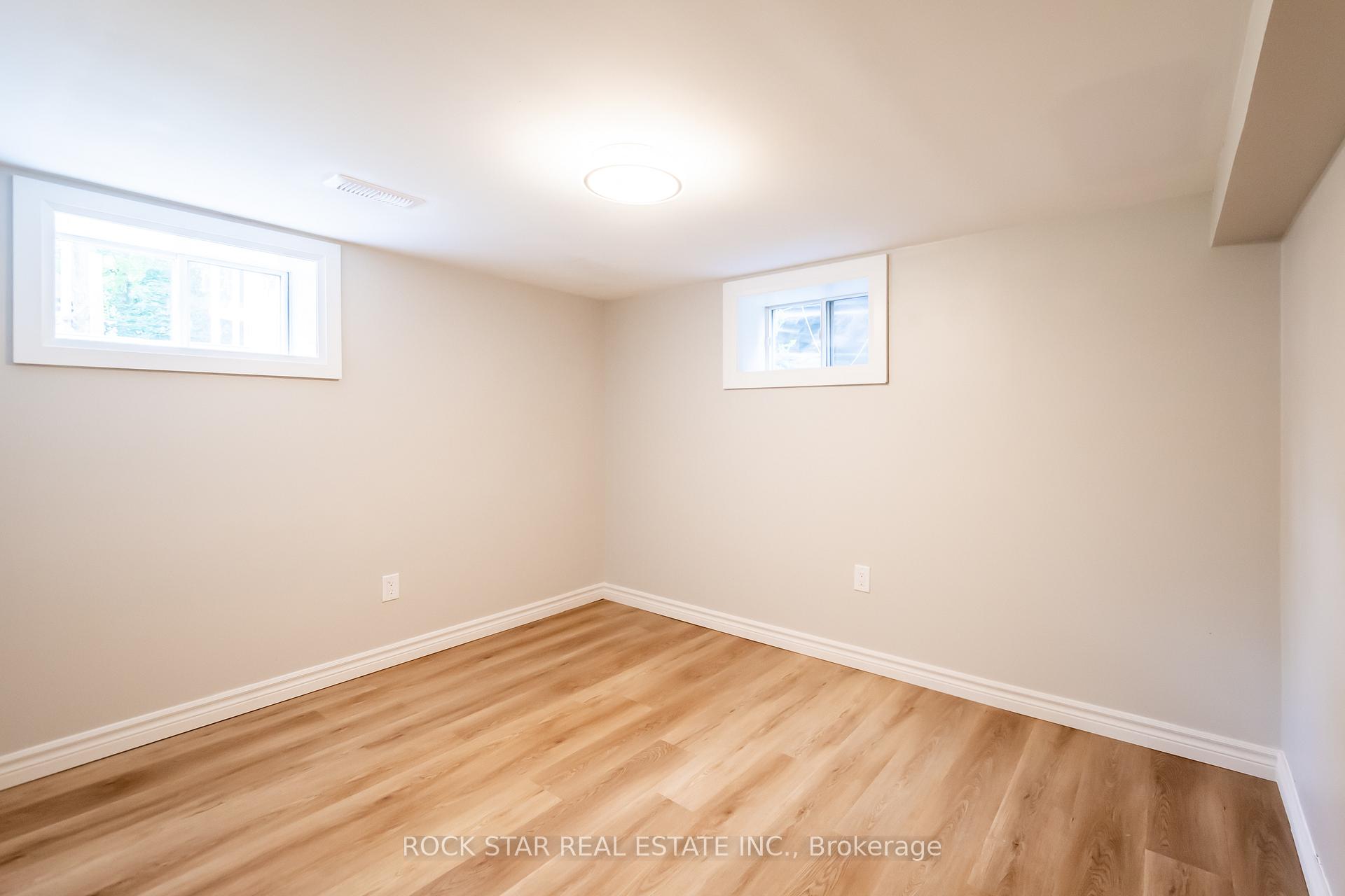 Photo 10 of 200 West 18th Street, Hamilton, Buchanan — HOMEH