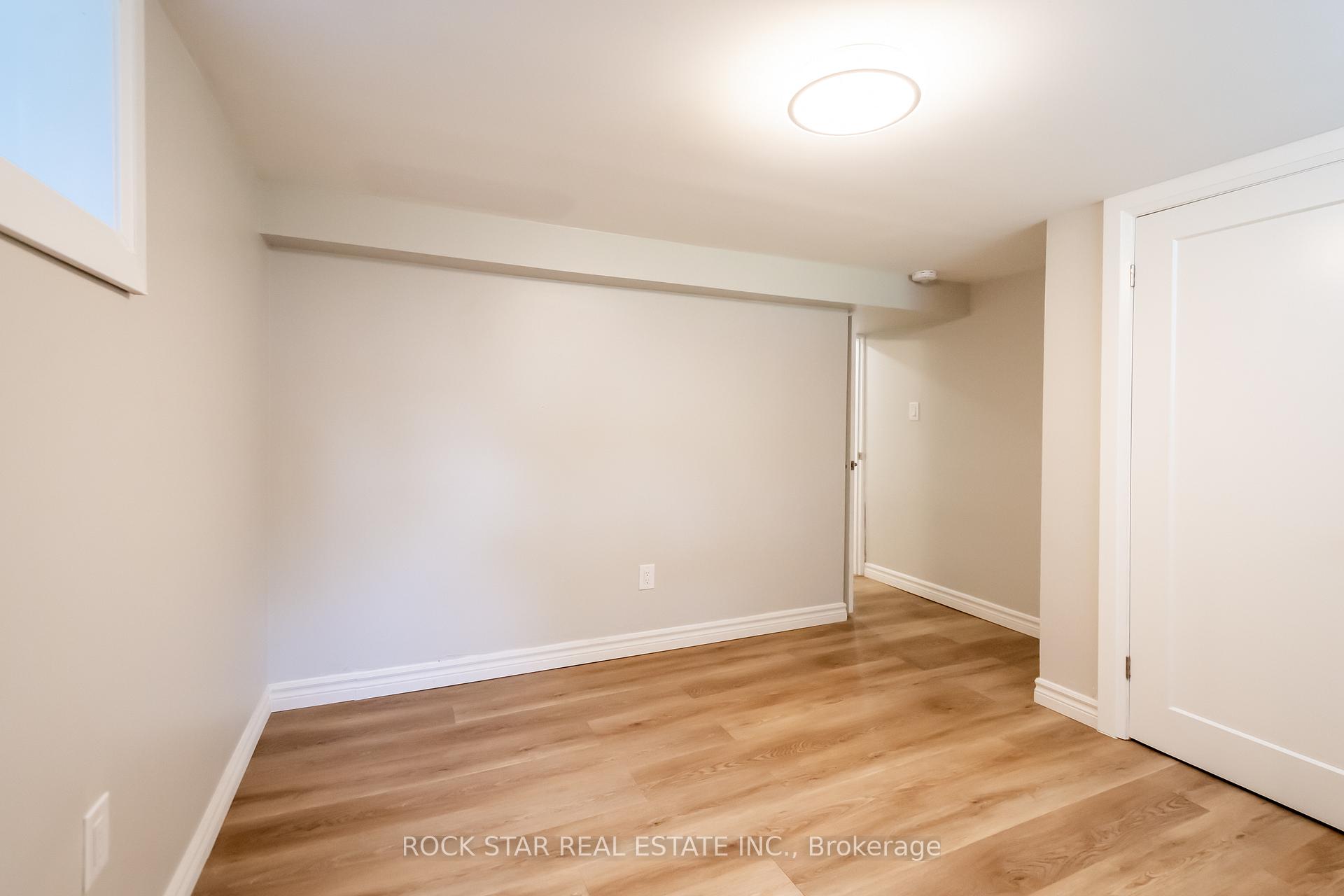 Photo 12 of 200 West 18th Street, Hamilton, Buchanan — HOMEH