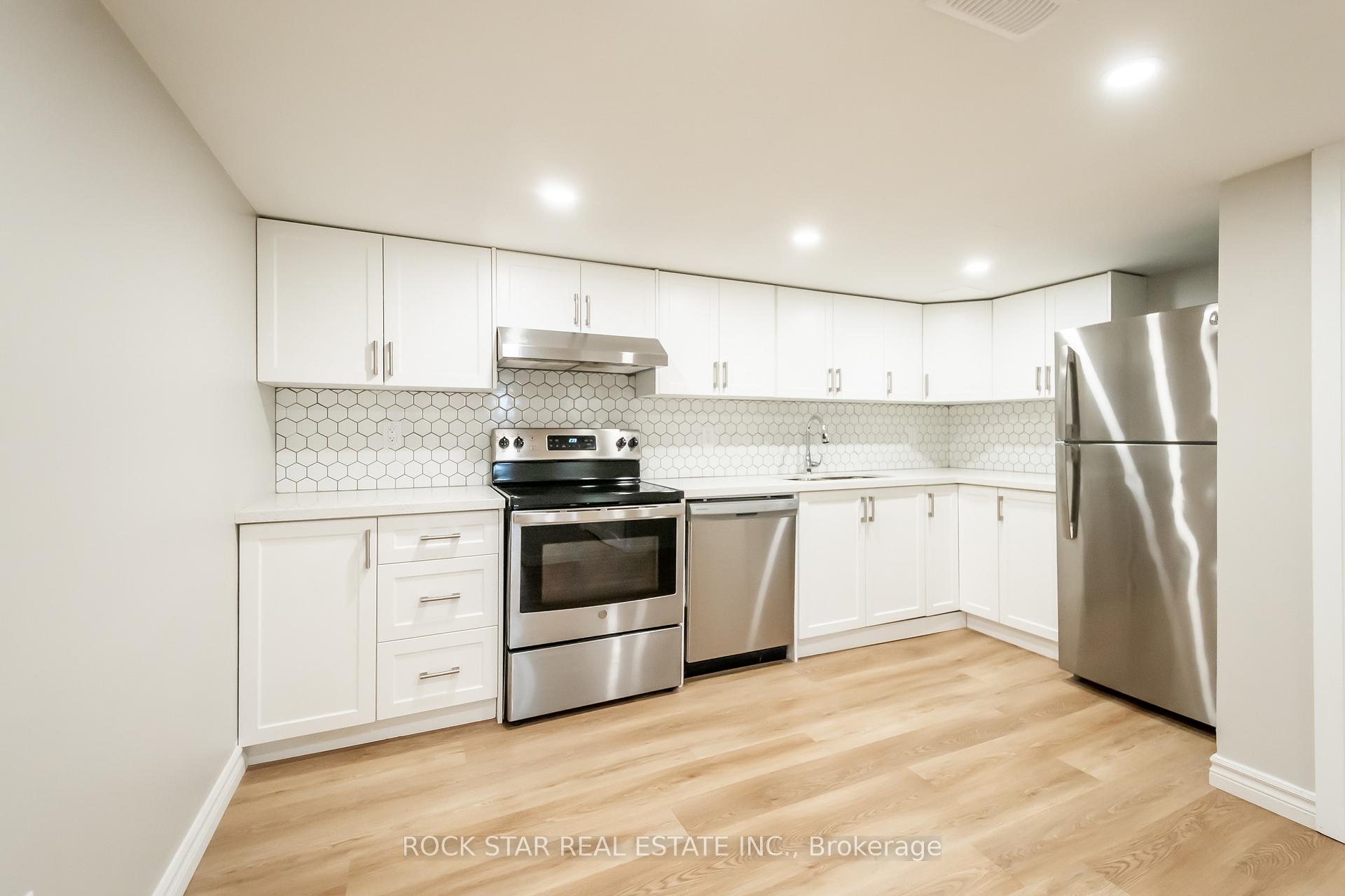 Photo 13 of 200 West 18th Street, Hamilton, Buchanan — HOMEH