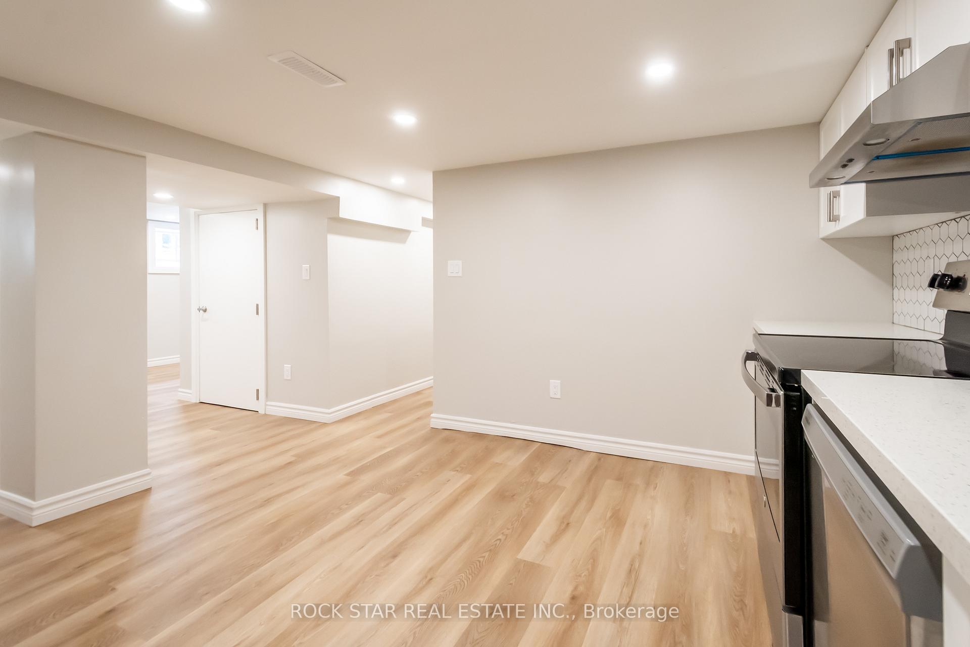 Photo 17 of 200 West 18th Street, Hamilton, Buchanan — HOMEH