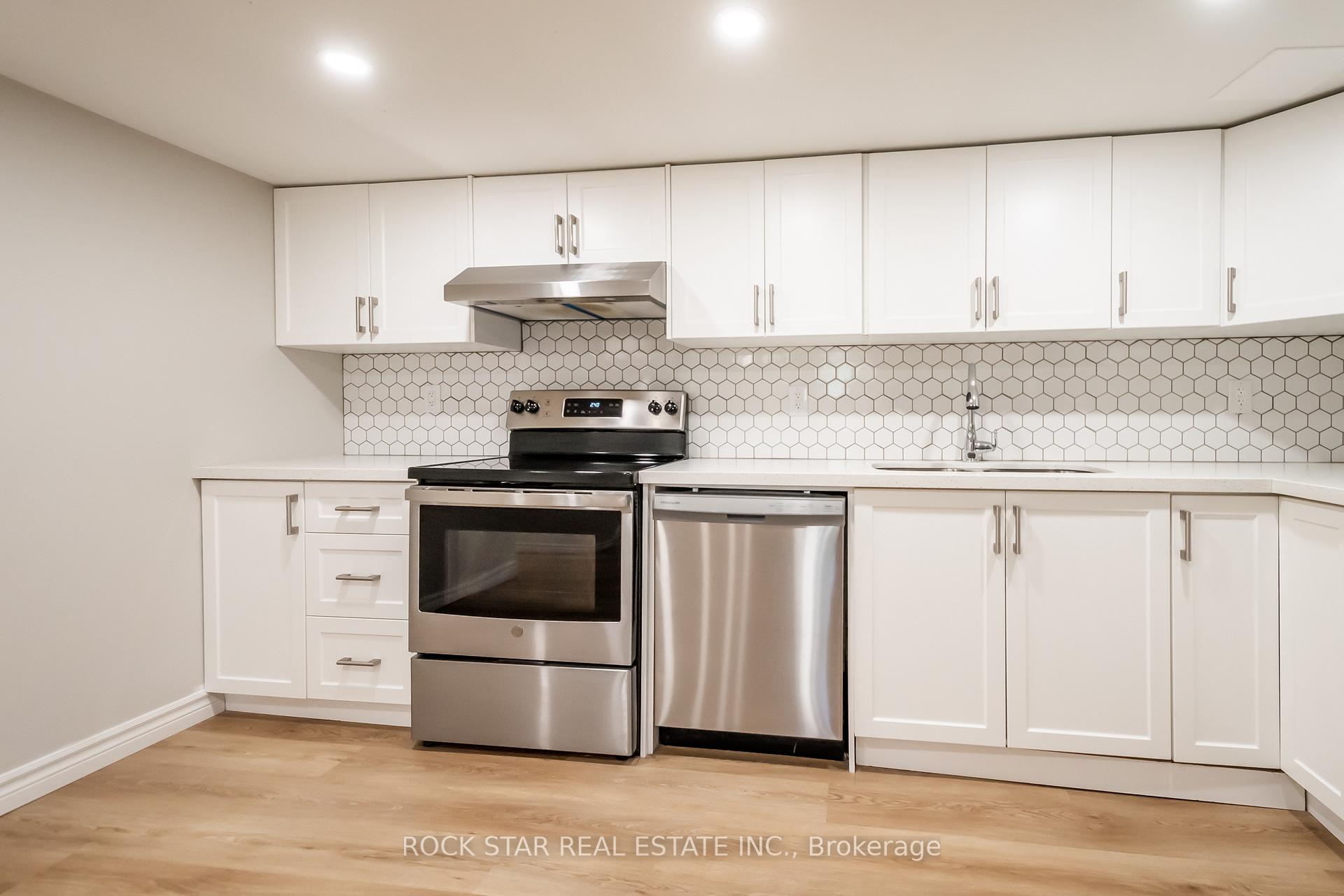 Photo 18 of 200 West 18th Street, Hamilton, Buchanan — HOMEH