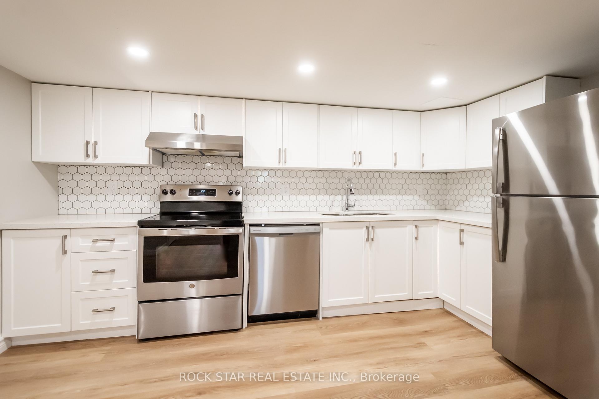 Photo 19 of 200 West 18th Street, Hamilton, Buchanan — HOMEH