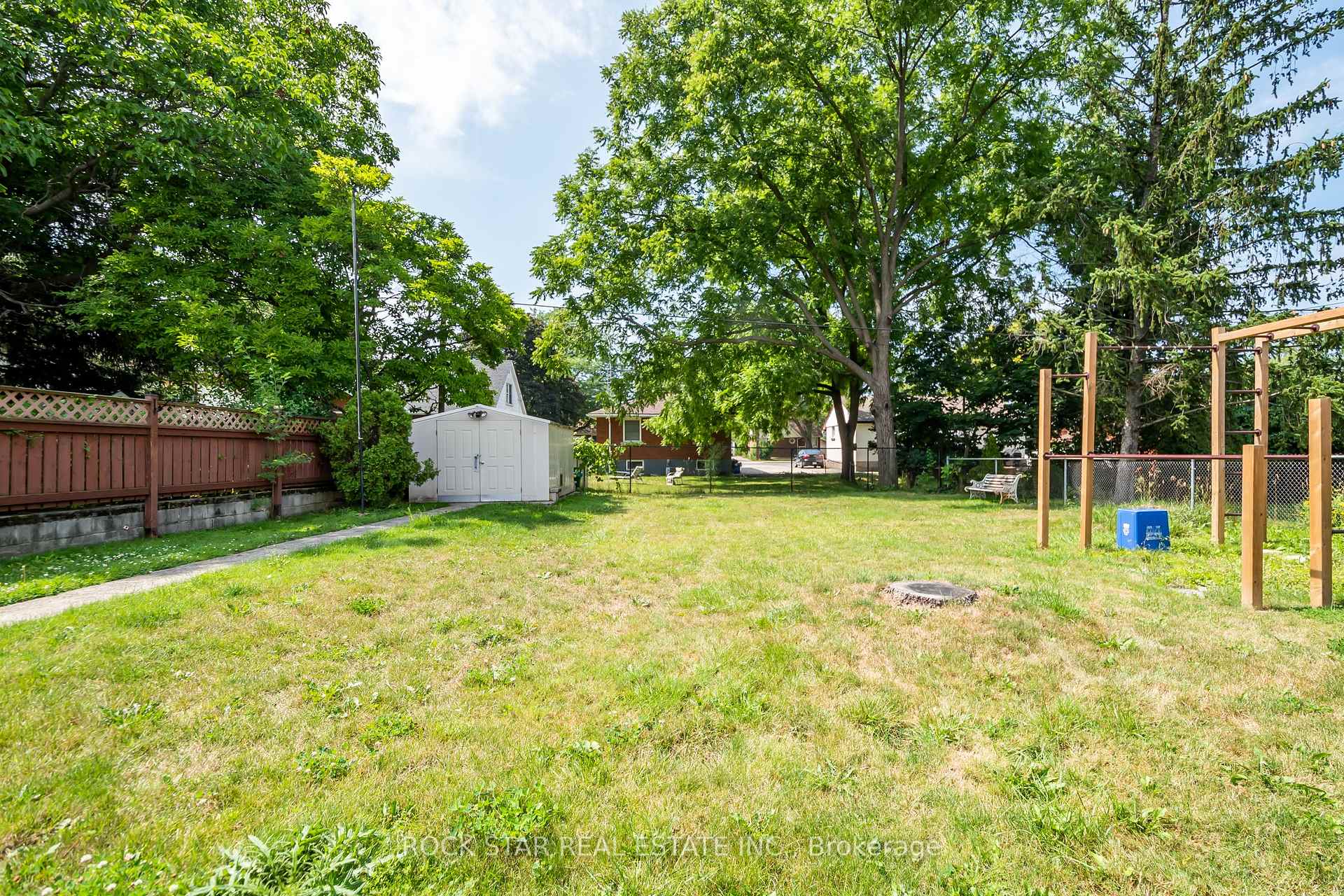Photo 21 of 200 West 18th Street, Hamilton, Buchanan — HOMEH