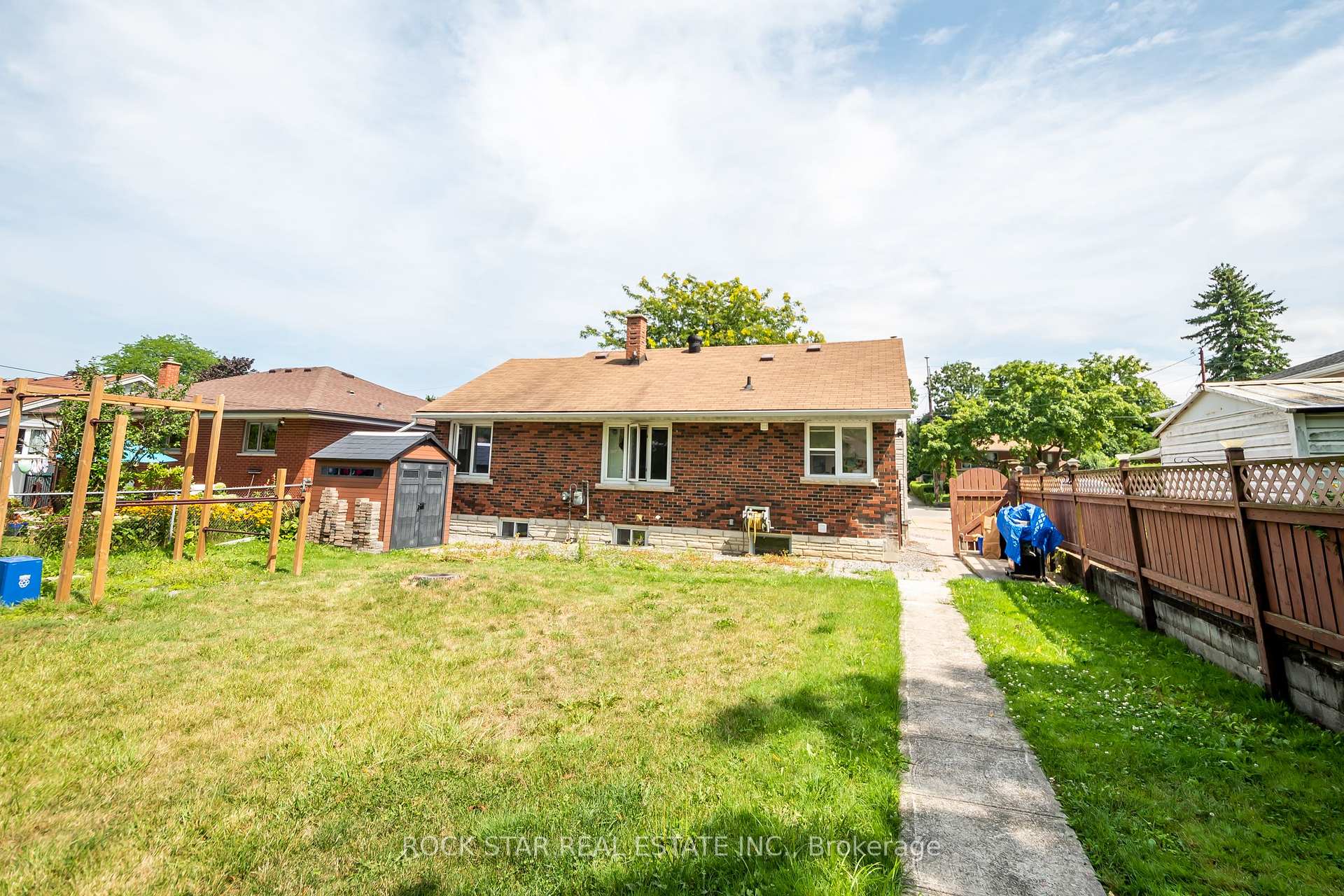 Photo 23 of 200 West 18th Street, Hamilton, Buchanan — HOMEH