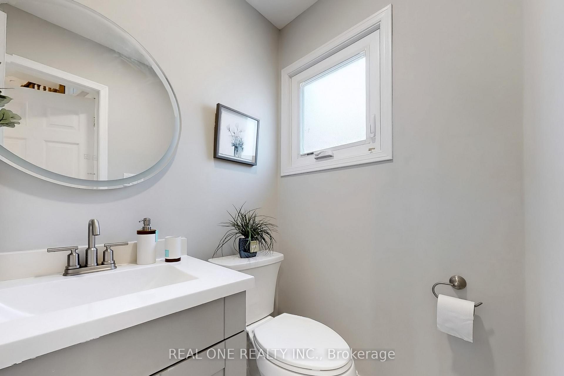 Photo 14 of 32 Adrian Crescent, Markham, Raymerville — HOMEH