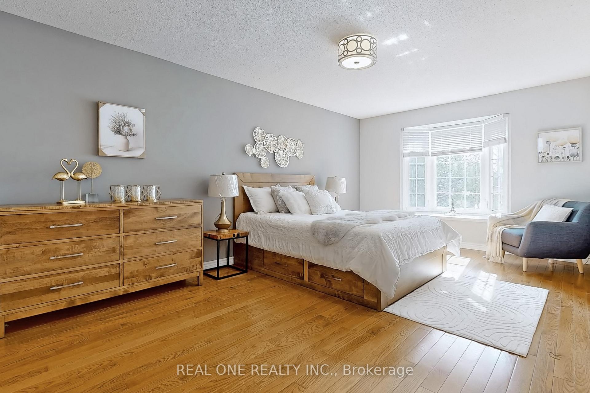 Photo 17 of 32 Adrian Crescent, Markham, Raymerville — HOMEH