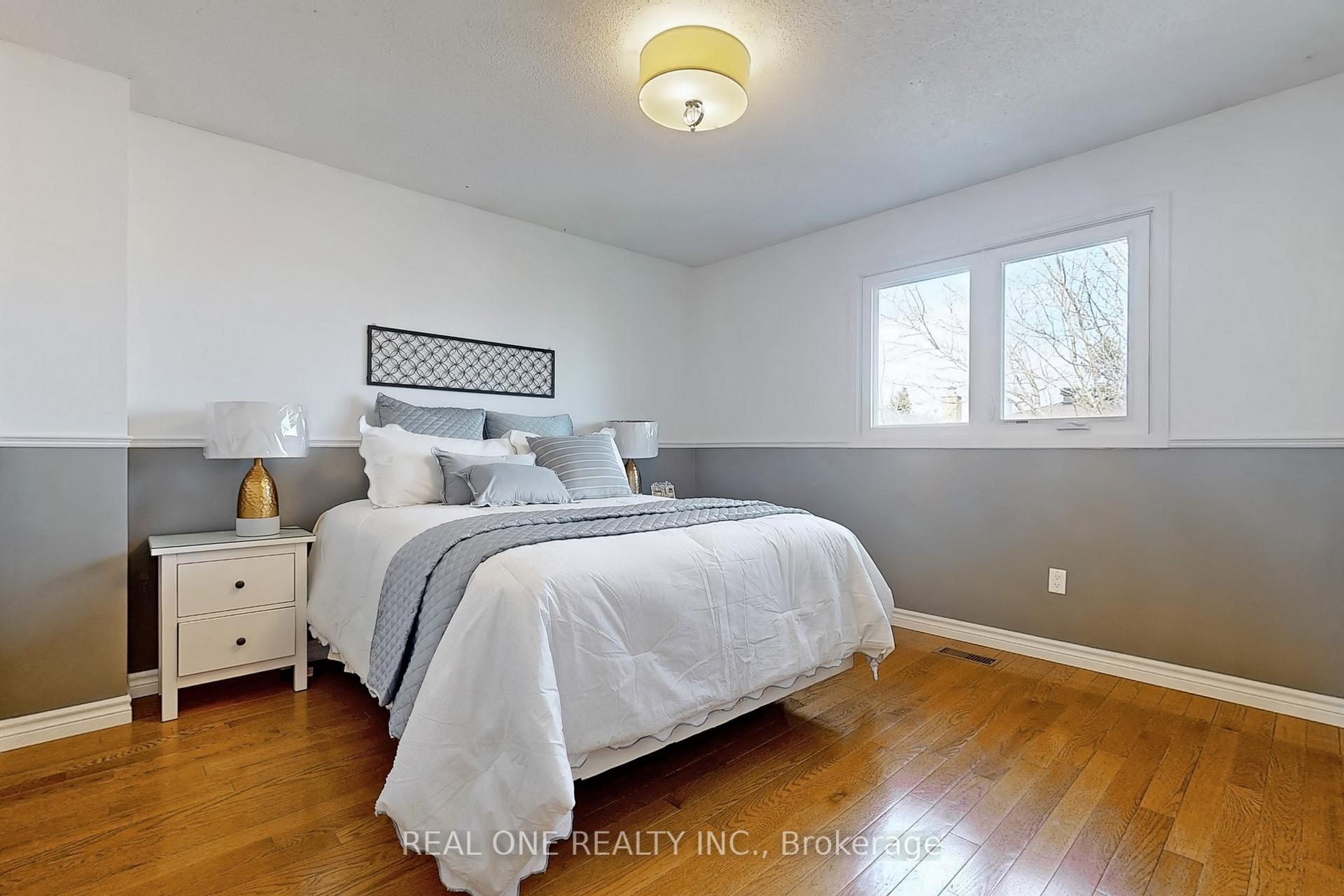 Photo 26 of 32 Adrian Crescent, Markham, Raymerville — HOMEH