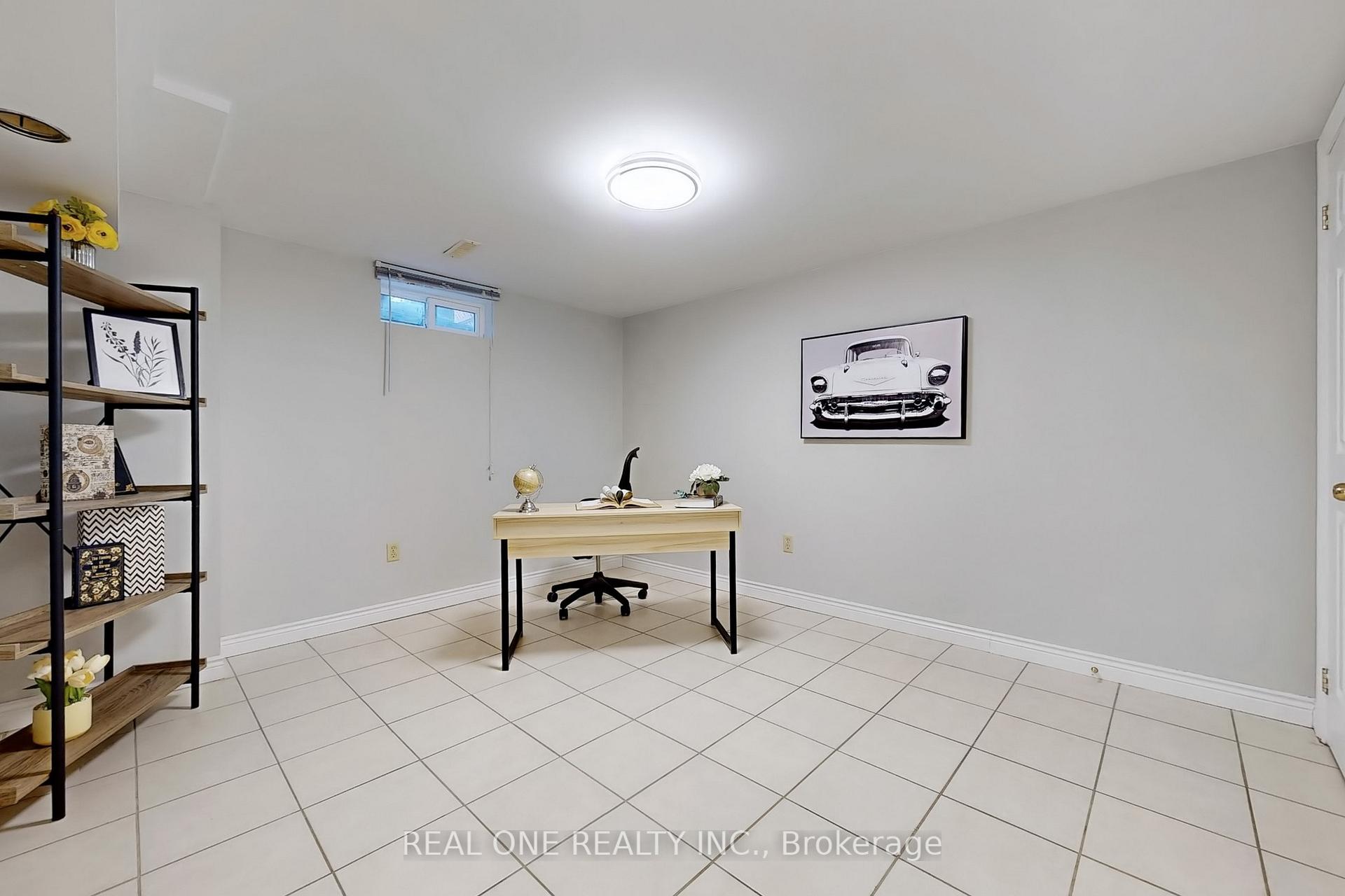 Photo 34 of 32 Adrian Crescent, Markham, Raymerville — HOMEH