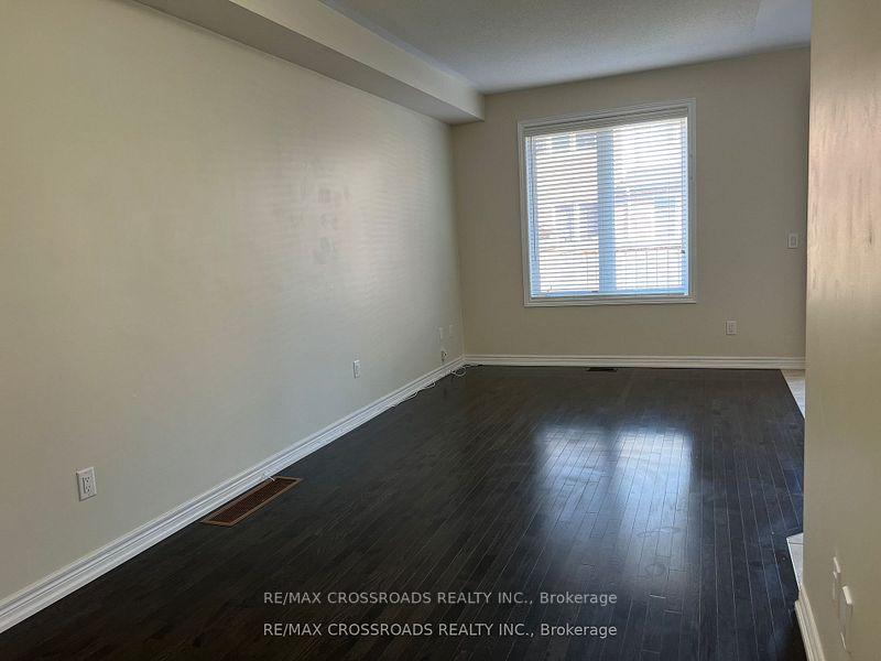 Photo 3 of 16 Nimes Avenue, Markham, Berczy — HOMEH