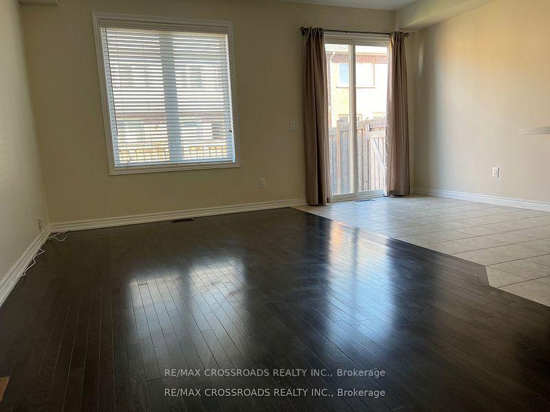 Photo 4 of 16 Nimes Avenue, Markham, Berczy — HOMEH