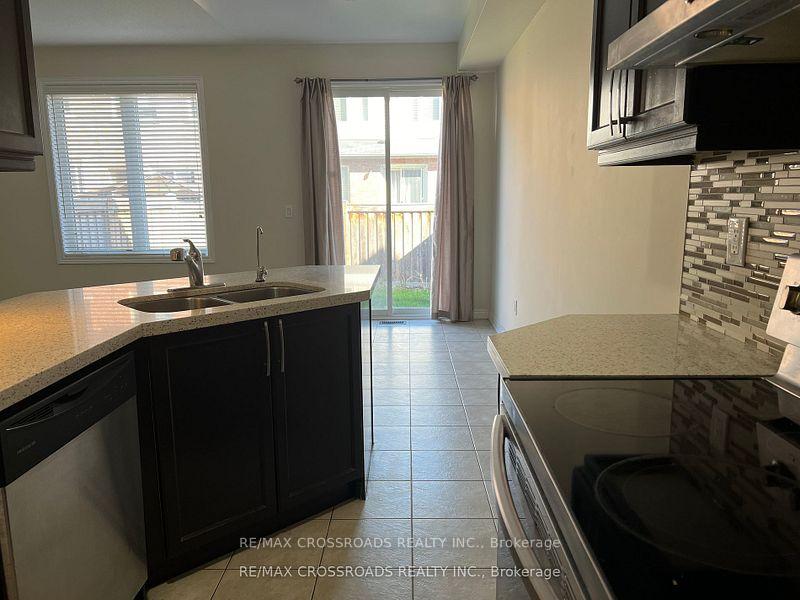 Photo 6 of 16 Nimes Avenue, Markham, Berczy — HOMEH