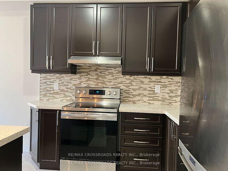 Photo 7 of 16 Nimes Avenue, Markham, Berczy — HOMEH