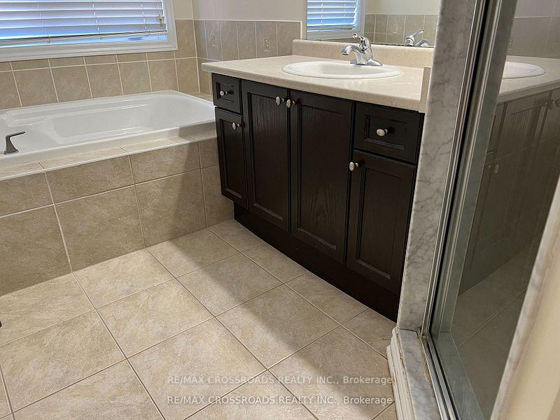 Photo 11 of 16 Nimes Avenue, Markham, Berczy — HOMEH