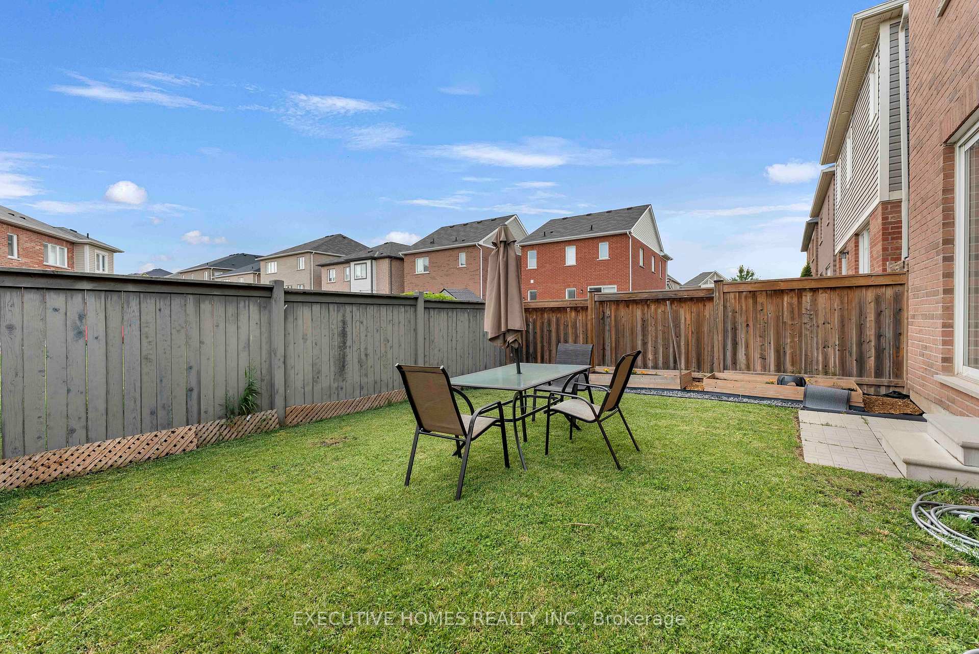 Photo 5 of 1496 Farmstead Drive, Milton, Ford — HOMEH