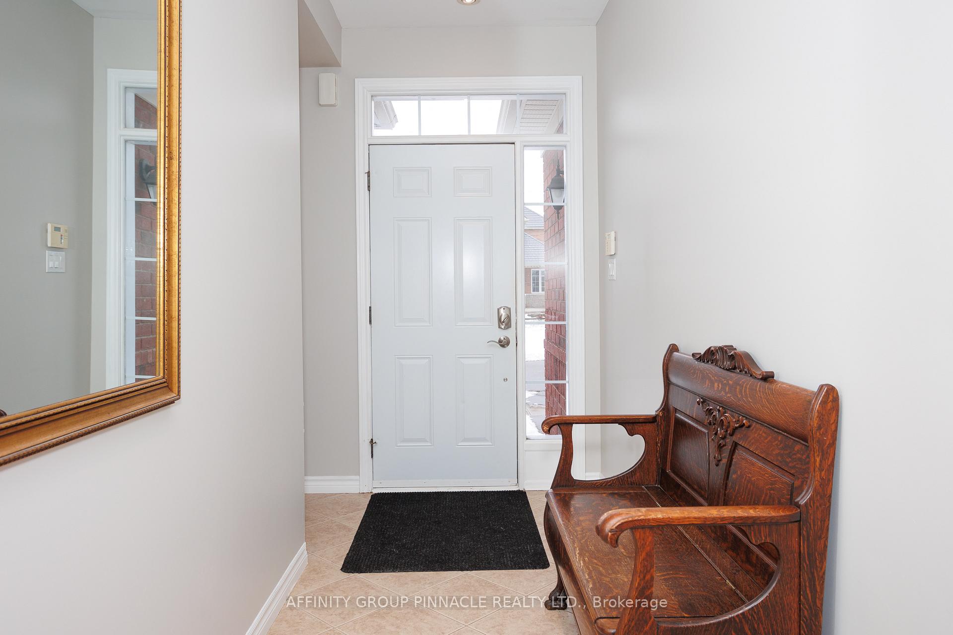 Photo 6 of 54 Ellis Crescent, Kawartha Lakes, Lindsay — HOMEH