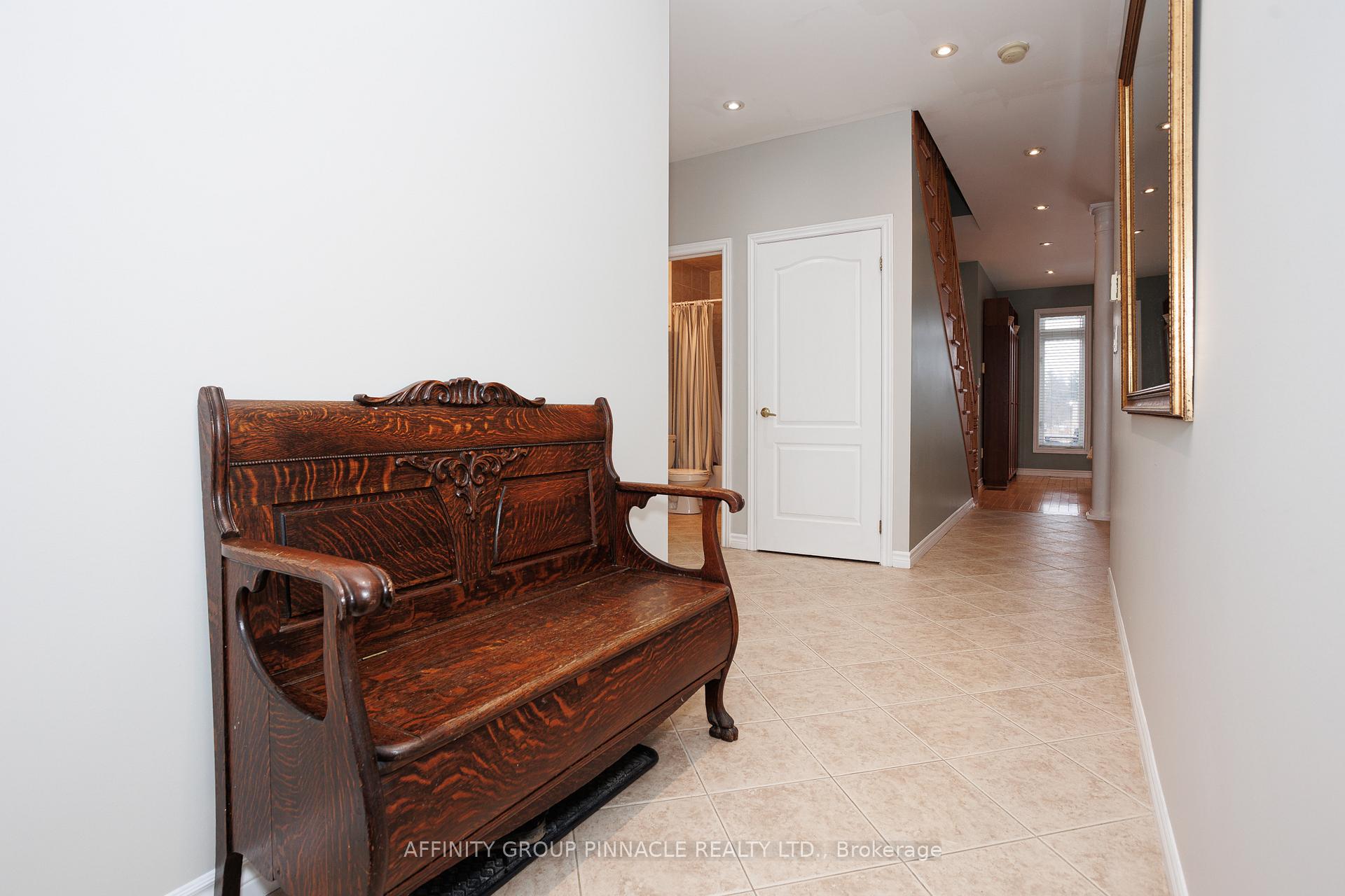 Photo 7 of 54 Ellis Crescent, Kawartha Lakes, Lindsay — HOMEH
