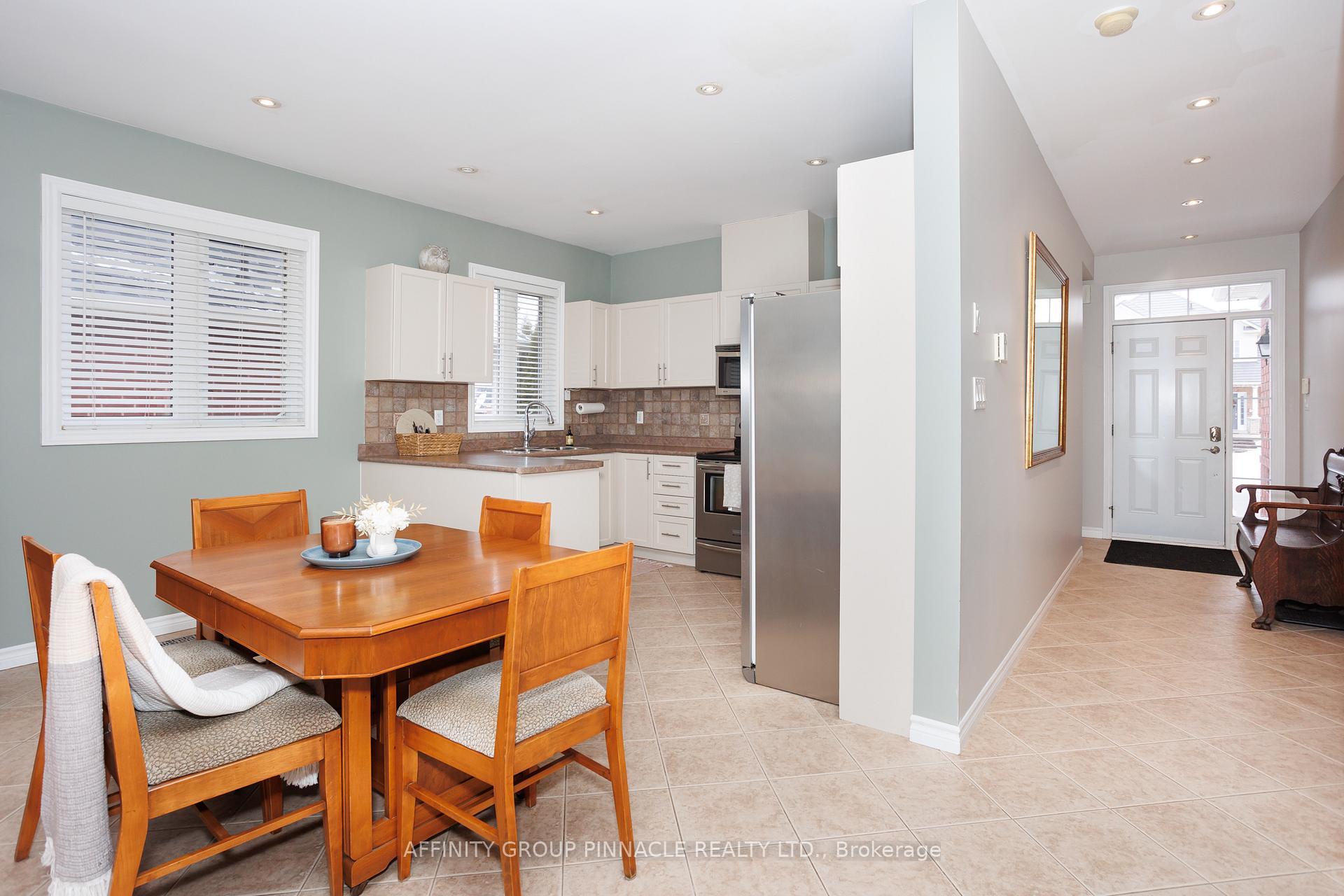 Photo 12 of 54 Ellis Crescent, Kawartha Lakes, Lindsay — HOMEH