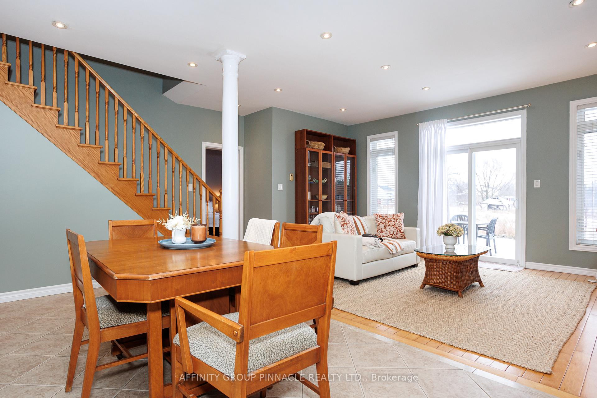 Photo 19 of 54 Ellis Crescent, Kawartha Lakes, Lindsay — HOMEH