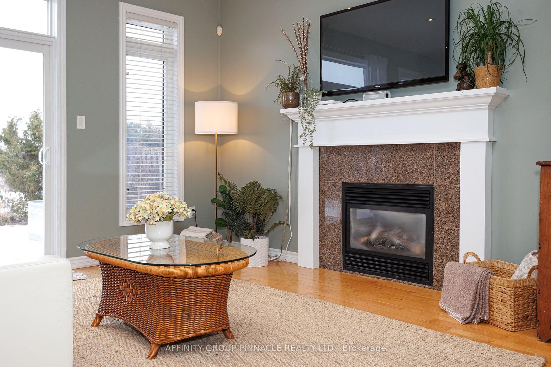 Photo 23 of 54 Ellis Crescent, Kawartha Lakes, Lindsay — HOMEH