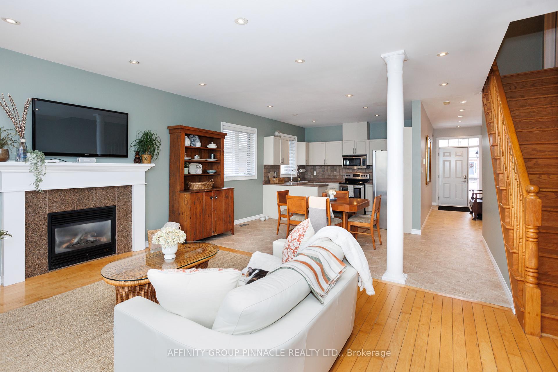Photo 24 of 54 Ellis Crescent, Kawartha Lakes, Lindsay — HOMEH