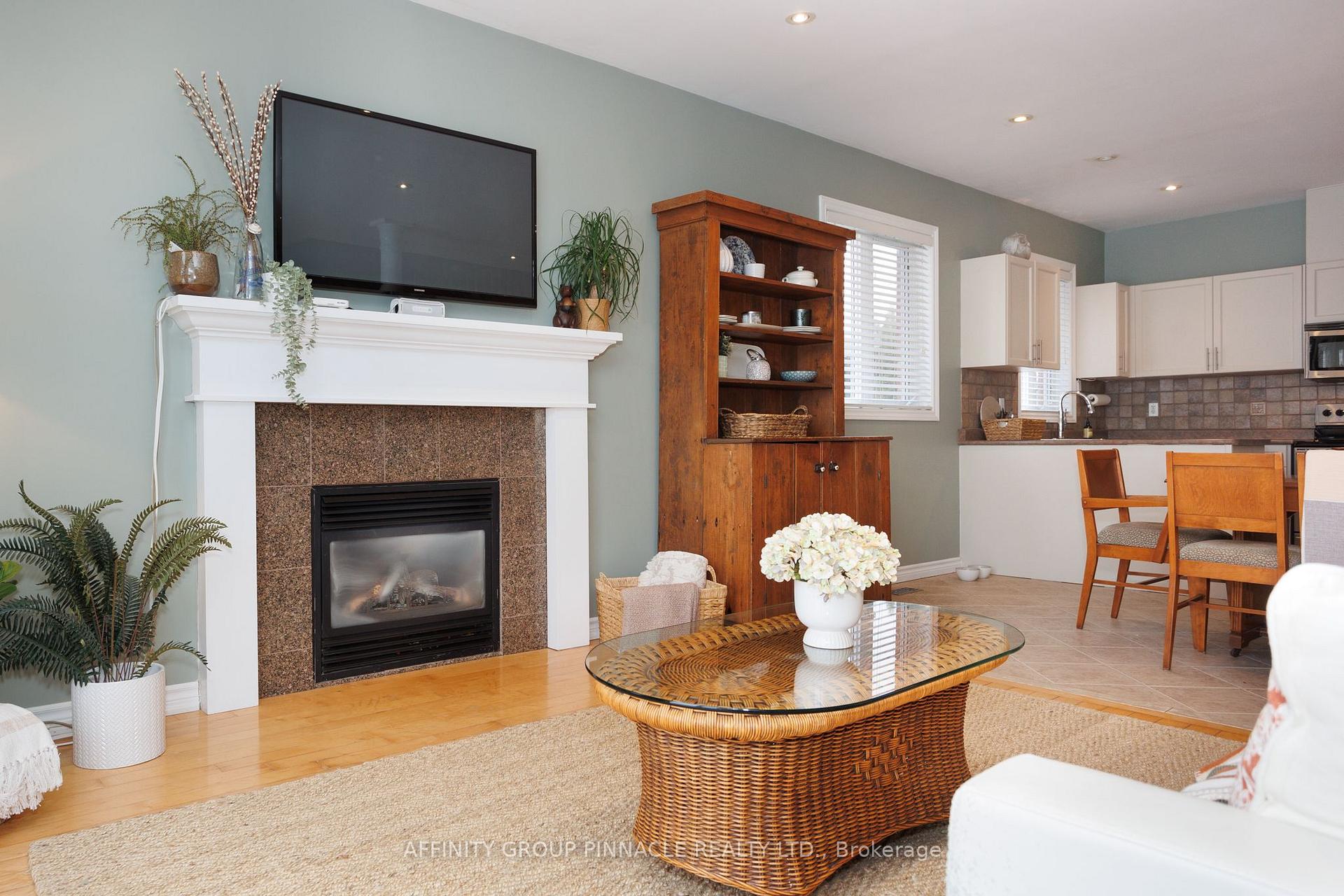 Photo 25 of 54 Ellis Crescent, Kawartha Lakes, Lindsay — HOMEH