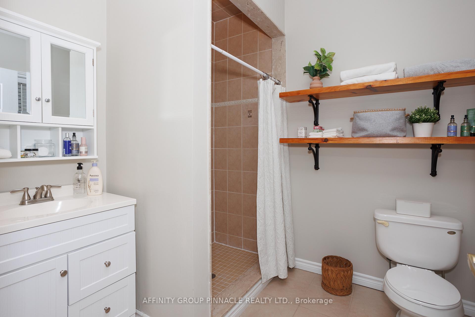 Photo 32 of 54 Ellis Crescent, Kawartha Lakes, Lindsay — HOMEH