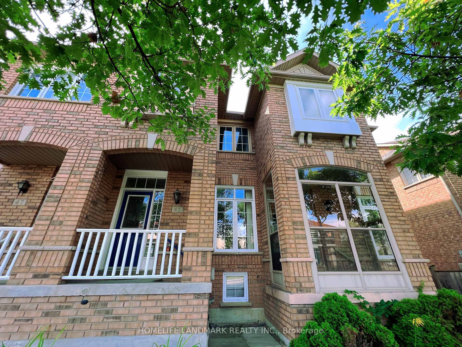 Photo 3 of 45 Bur Oak Avenue, Markham, Berczy — HOMEH